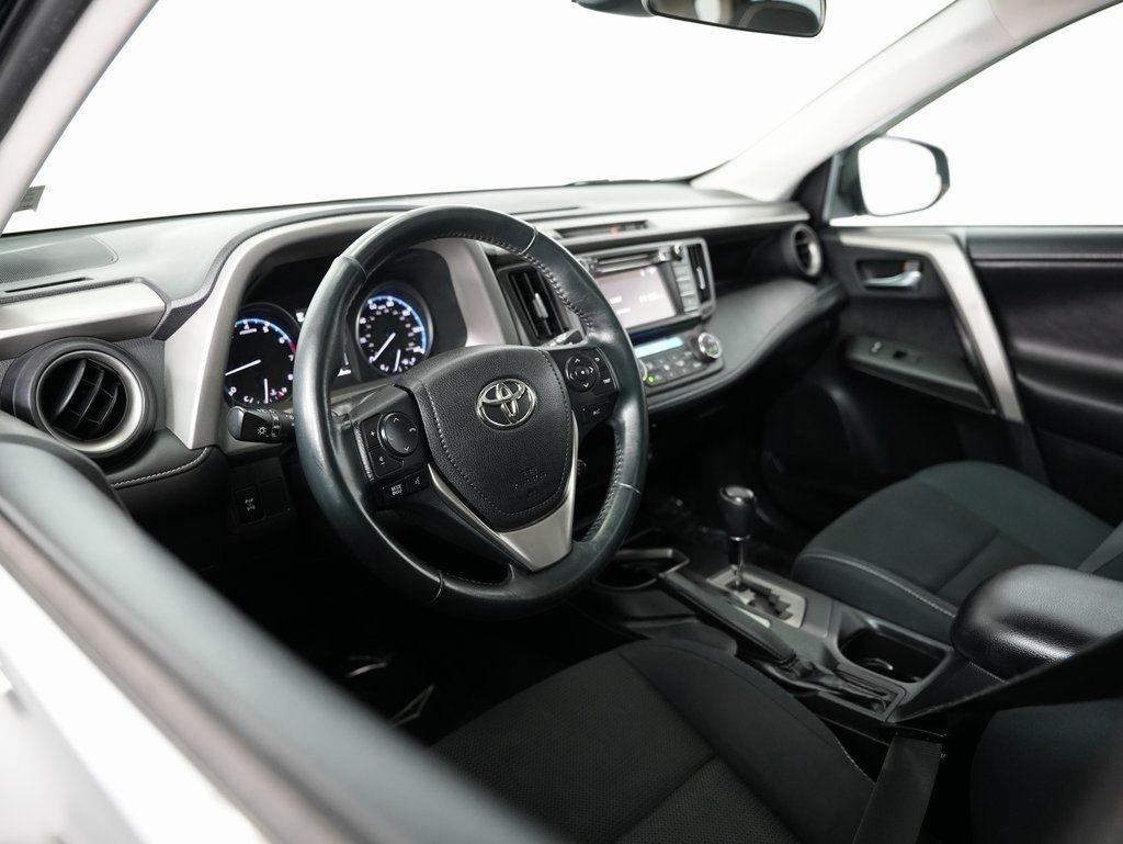 Toyota RAV4 XLE AWD (Natl) 2017