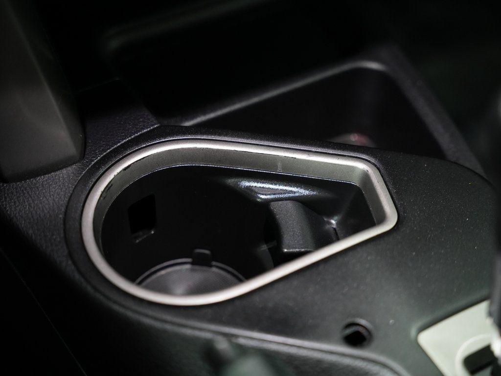 Toyota RAV4 XLE AWD (Natl) 2017