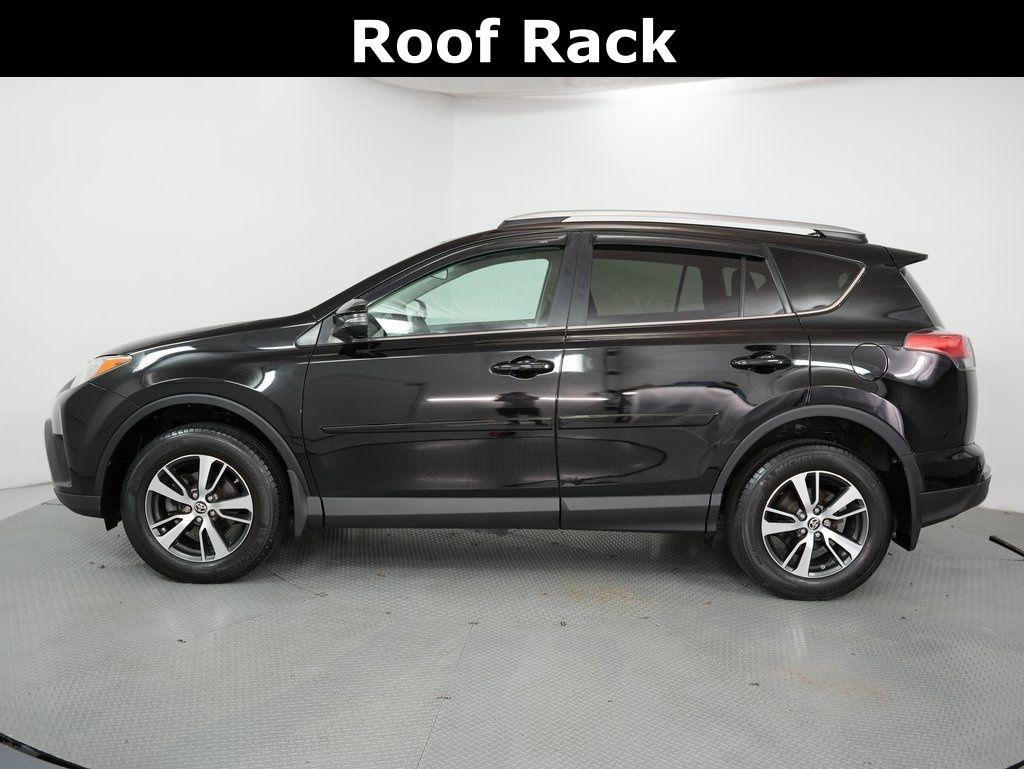 Toyota RAV4 XLE AWD (Natl) 2017