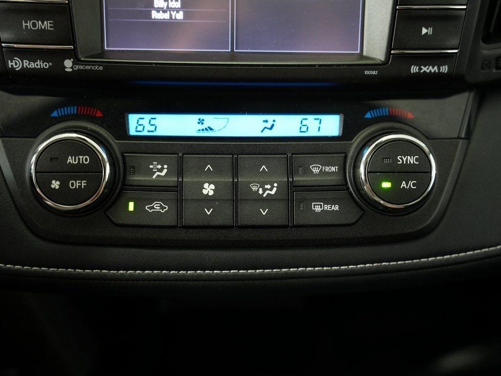 Toyota RAV4 XLE AWD (Natl) 2017