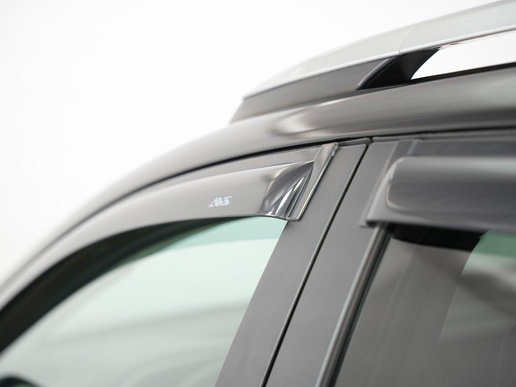 Toyota RAV4 XLE AWD (Natl) 2017