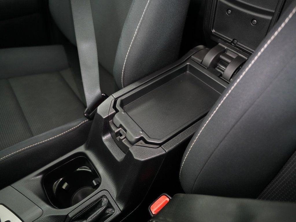 Toyota RAV4 XLE AWD (Natl) 2017