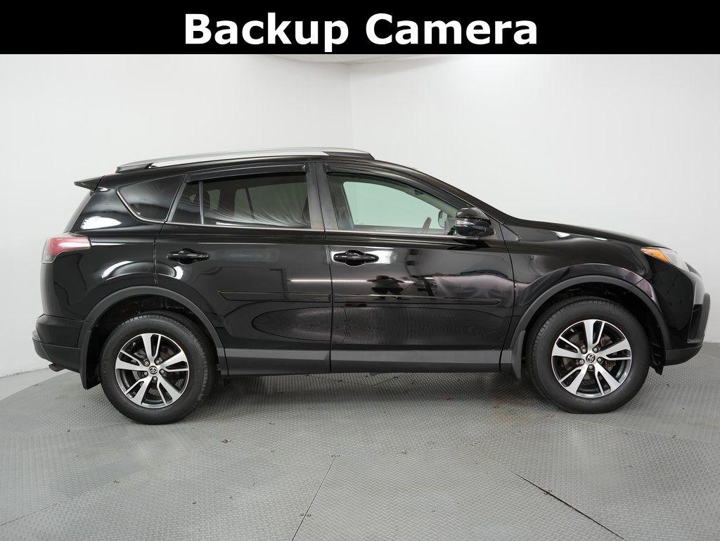 Toyota RAV4 XLE AWD (Natl) 2017