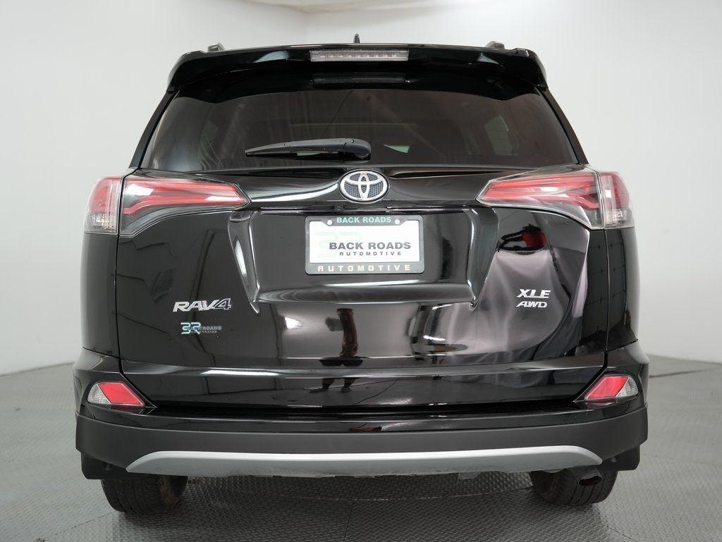 Toyota RAV4 XLE AWD (Natl) 2017