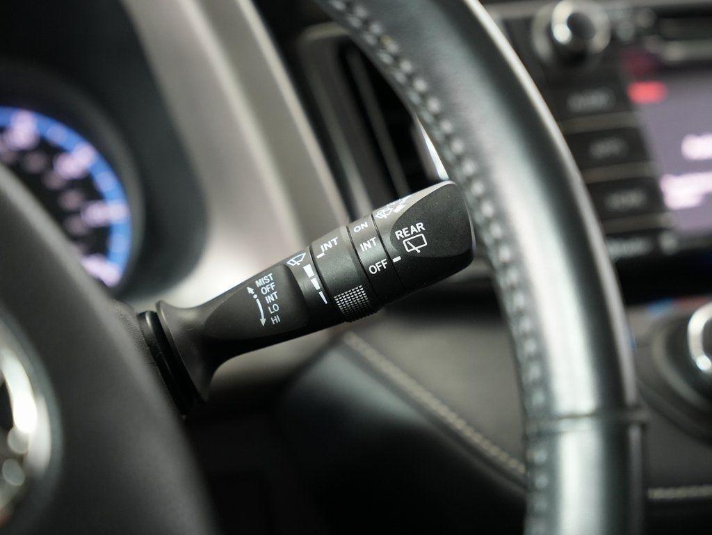 Toyota RAV4 XLE AWD (Natl) 2017