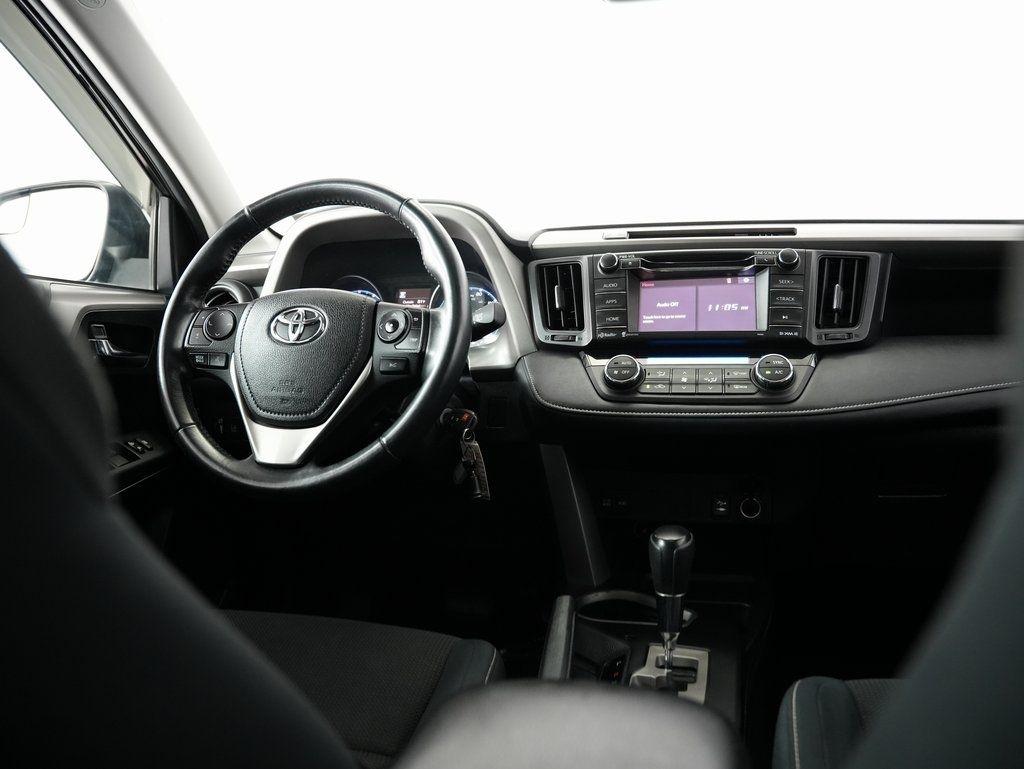 Toyota RAV4 XLE AWD (Natl) 2017