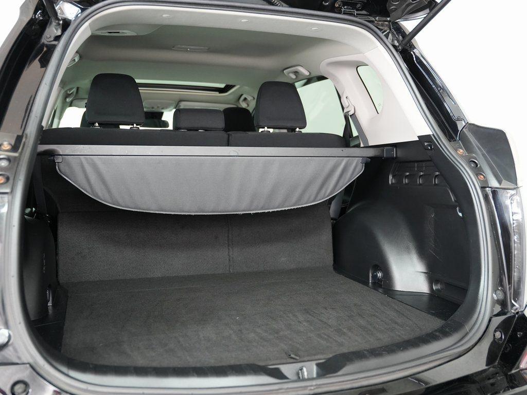 Toyota RAV4 XLE AWD (Natl) 2017