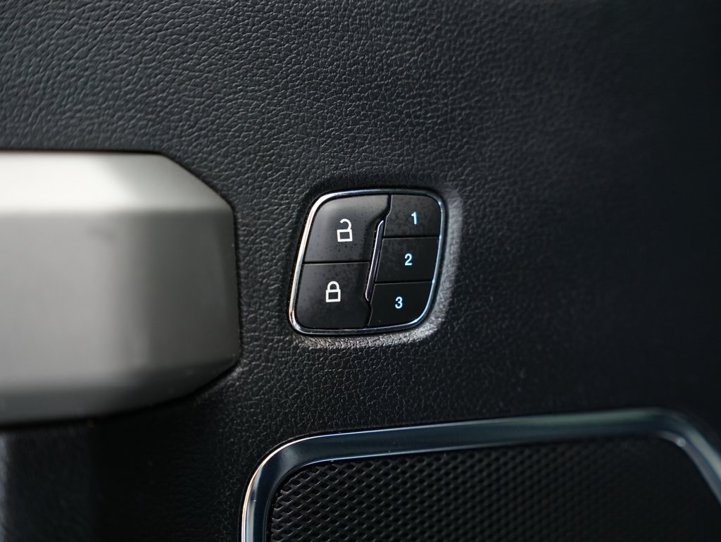 Ford F-150 King Ranch 4WD SuperCrew 5.5' Box 2020 Ford F-150 King Ranch 4WD SuperCrew 5.5' Box 2020