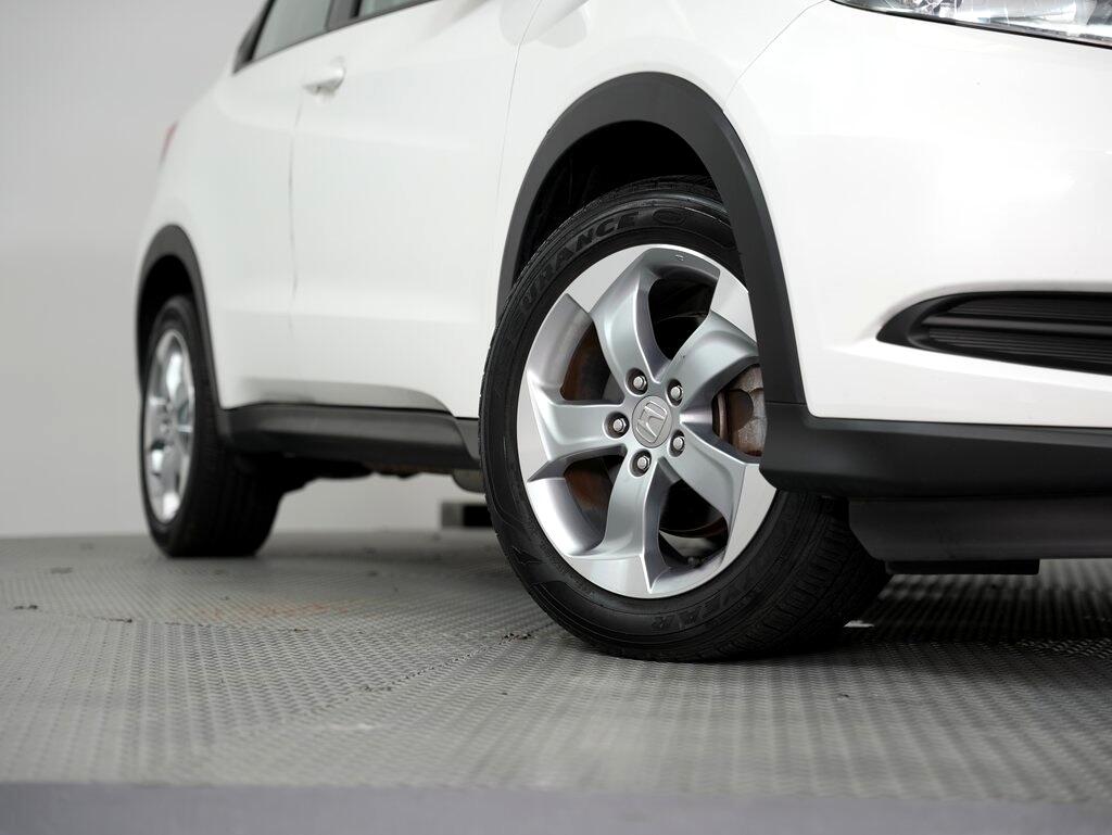 2018 Honda HR-V LX photo 16