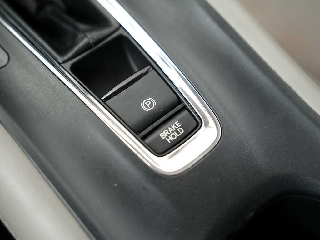 2018 Honda HR-V LX photo 24