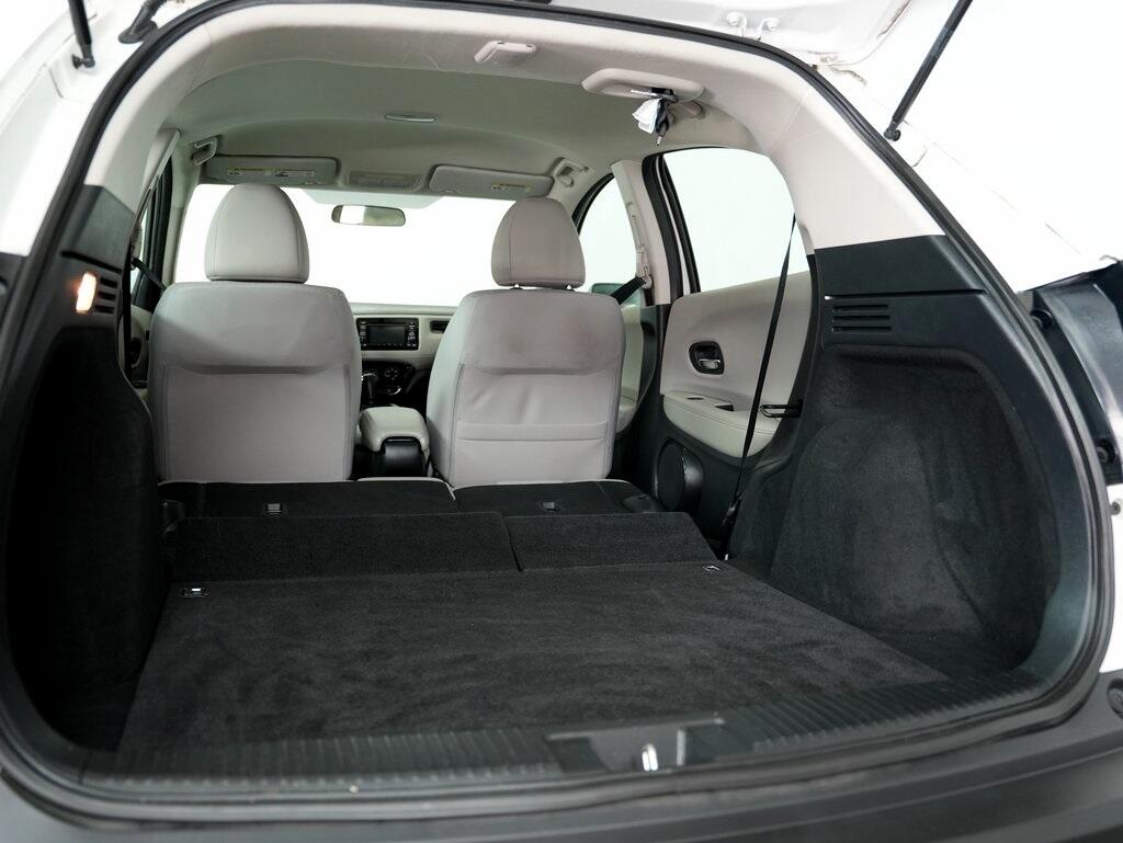 2018 Honda HR-V LX photo 29