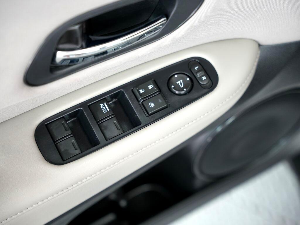 2018 Honda HR-V LX photo 36