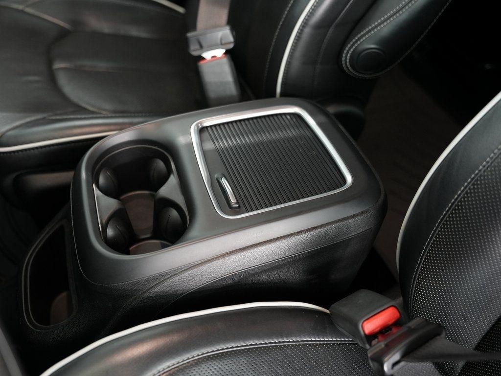 Chrysler Pacifica Hybrid Limited FWD 2019