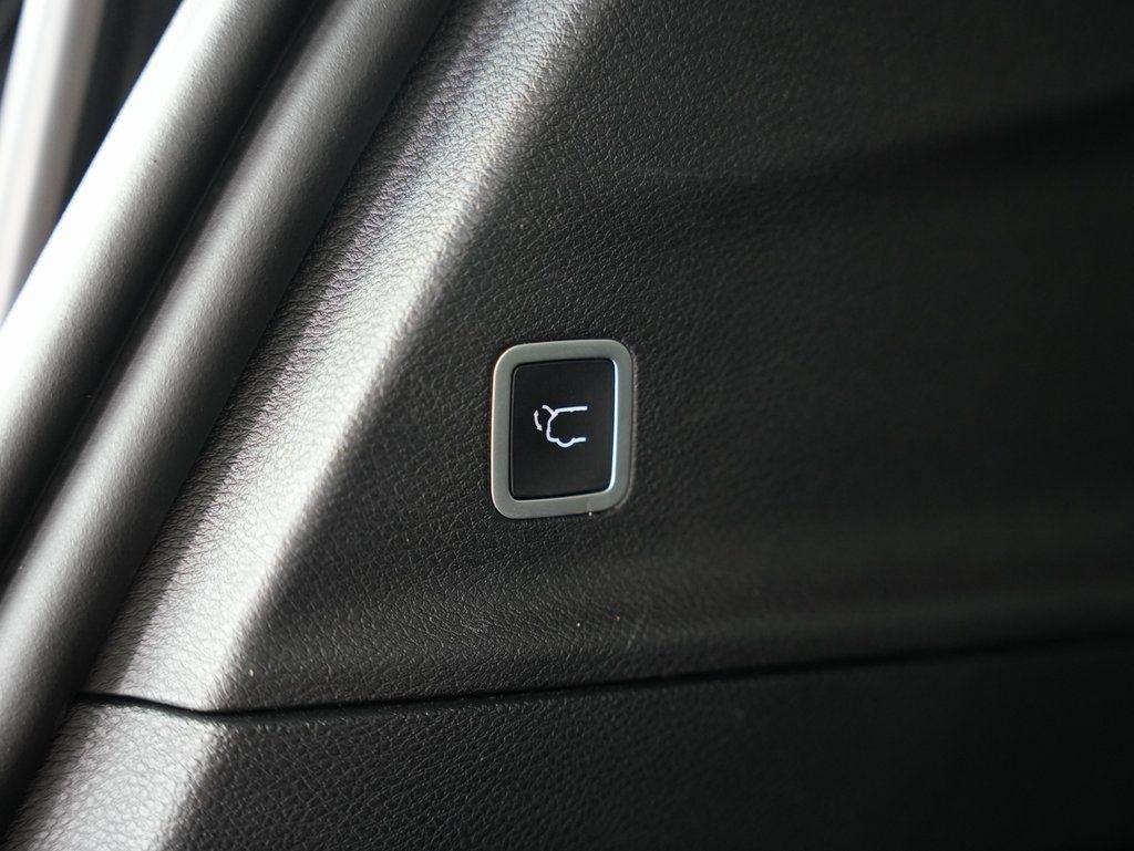 Chrysler Pacifica Hybrid Limited FWD 2019