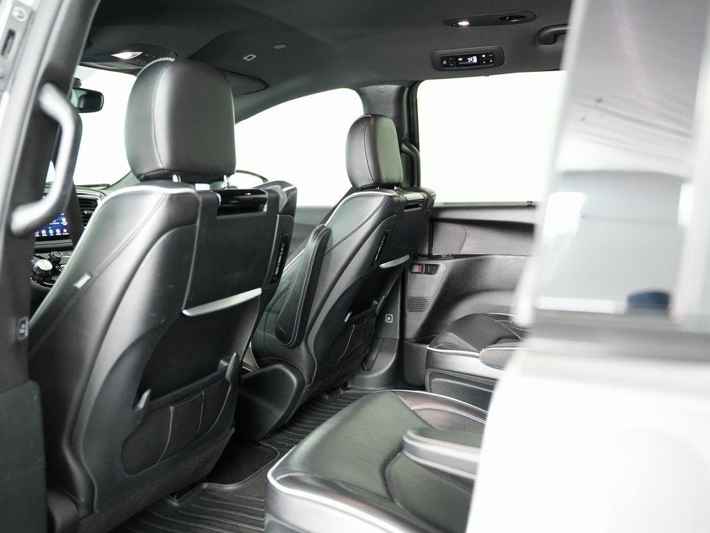 Chrysler Pacifica Hybrid Limited FWD 2019