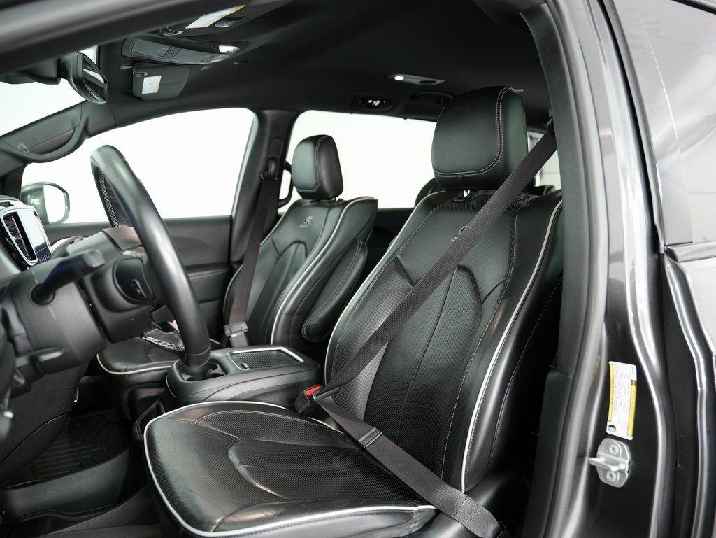 Chrysler Pacifica Hybrid Limited FWD 2019