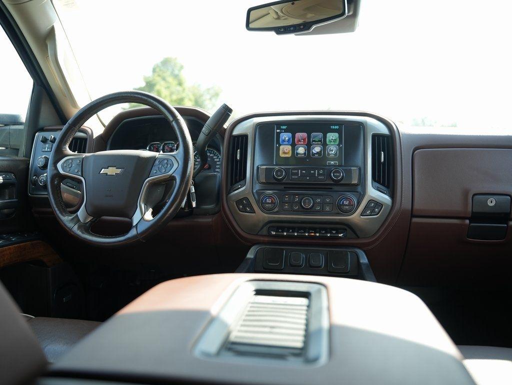 Chevrolet Silverado 3500HD 4WD Crew Cab 167.7" High Country 2017