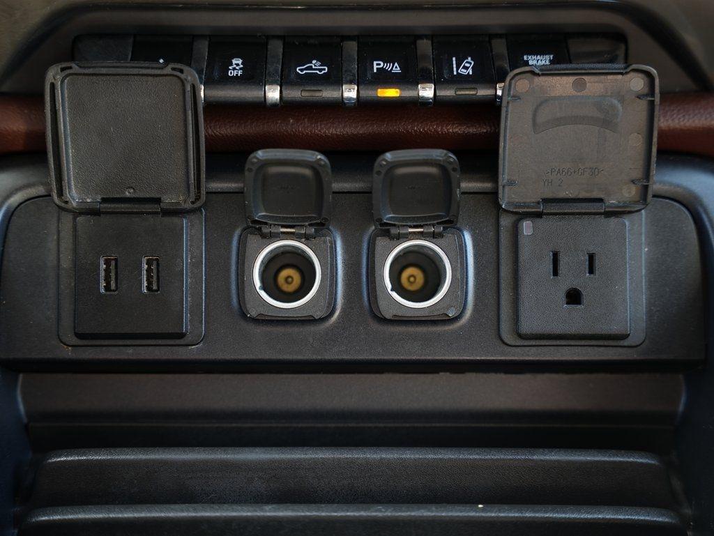 Chevrolet Silverado 3500HD 4WD Crew Cab 167.7" High Country 2017