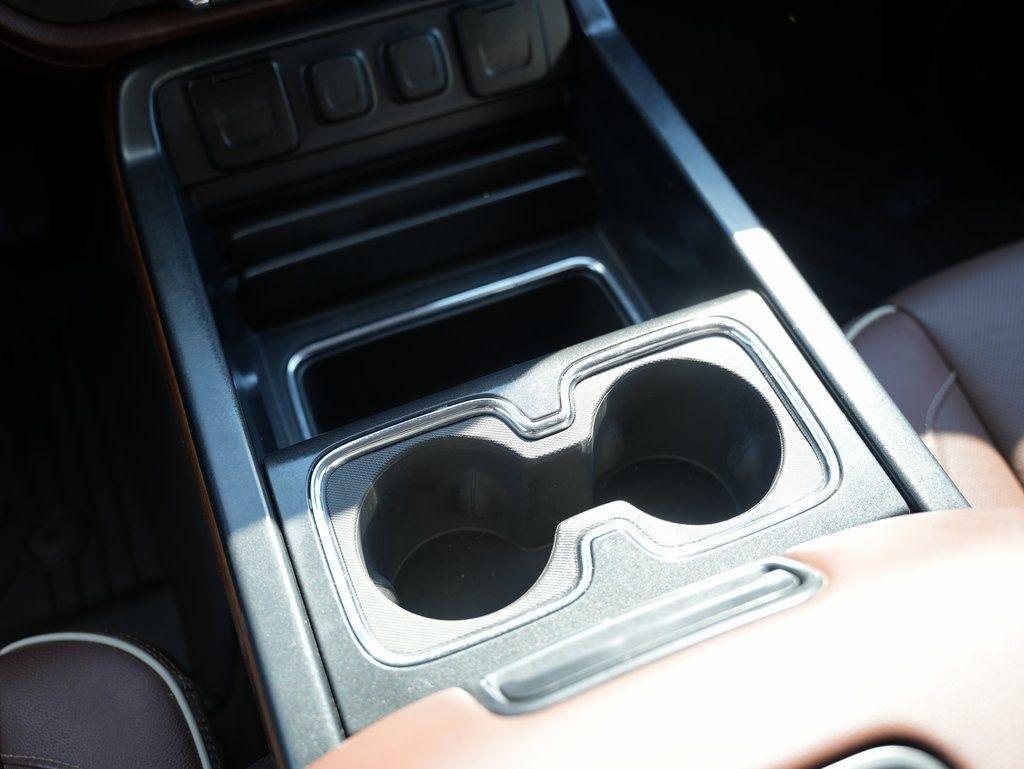 Chevrolet Silverado 3500HD 4WD Crew Cab 167.7" High Country 2017