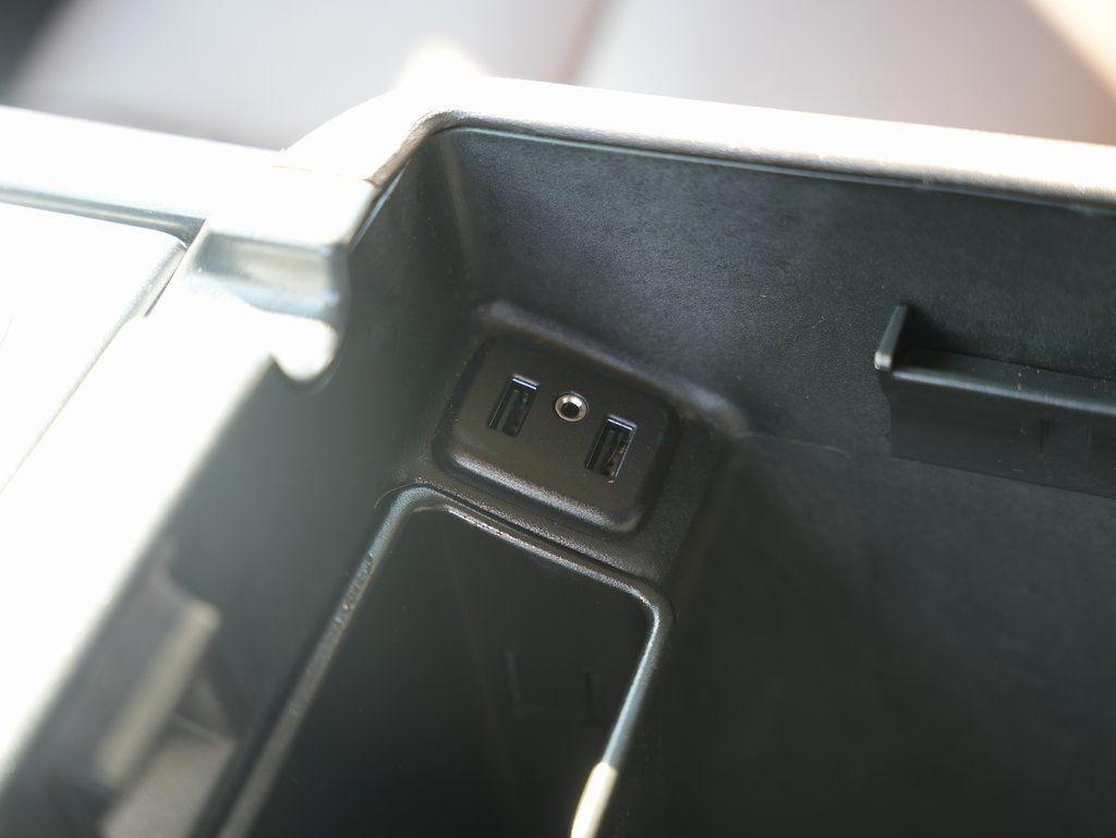 Chevrolet Silverado 3500HD 4WD Crew Cab 167.7" High Country 2017