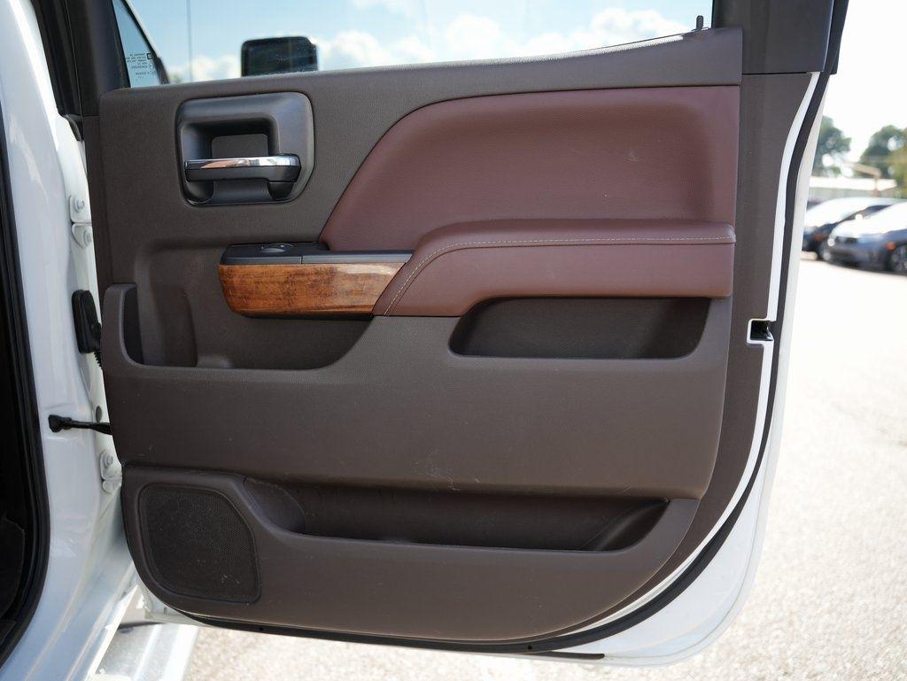 Chevrolet Silverado 3500HD 4WD Crew Cab 167.7" High Country 2017