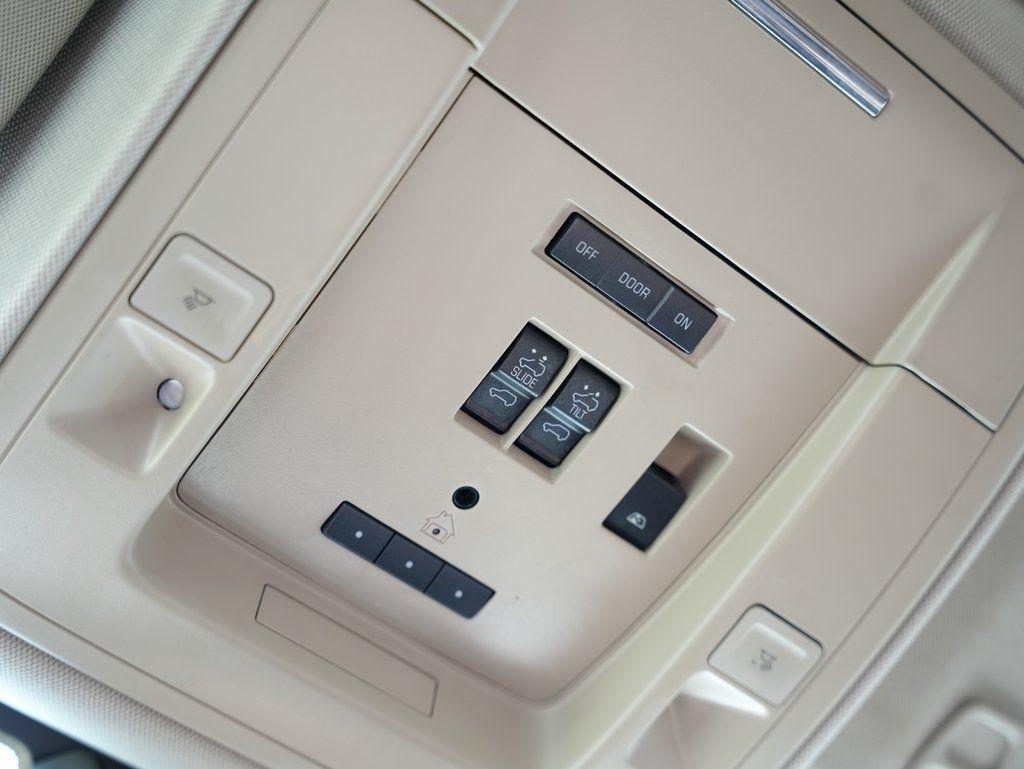 Chevrolet Silverado 3500HD 4WD Crew Cab 167.7" High Country 2017