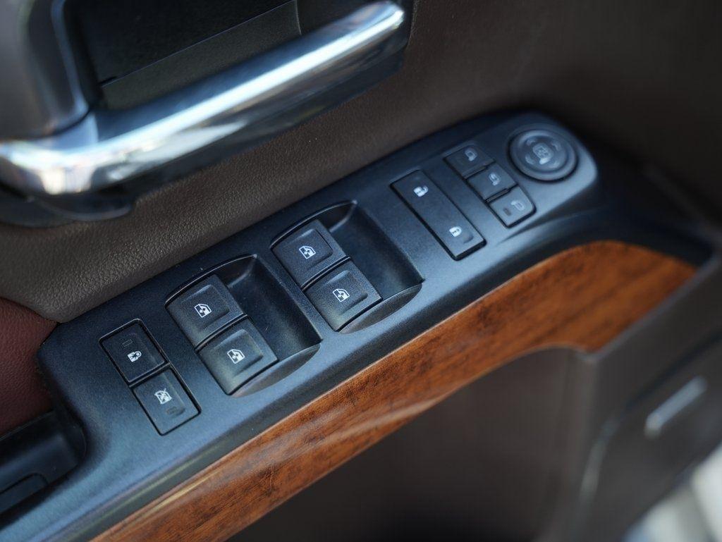 Chevrolet Silverado 3500HD 4WD Crew Cab 167.7" High Country 2017