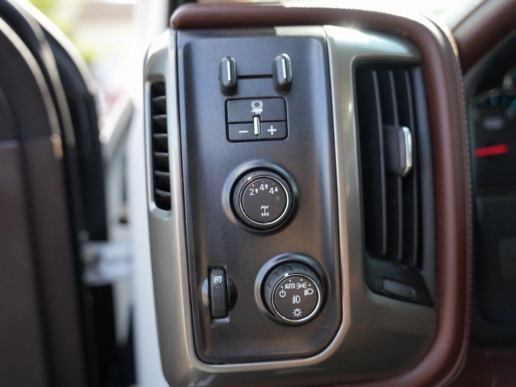 Chevrolet Silverado 3500HD 4WD Crew Cab 167.7" High Country 2017