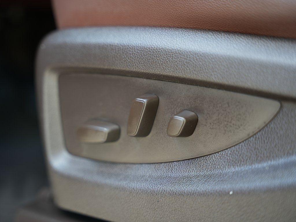 Chevrolet Silverado 3500HD 4WD Crew Cab 167.7" High Country 2017