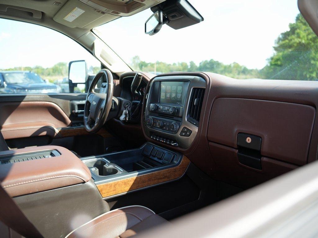 Chevrolet Silverado 3500HD 4WD Crew Cab 167.7" High Country 2017