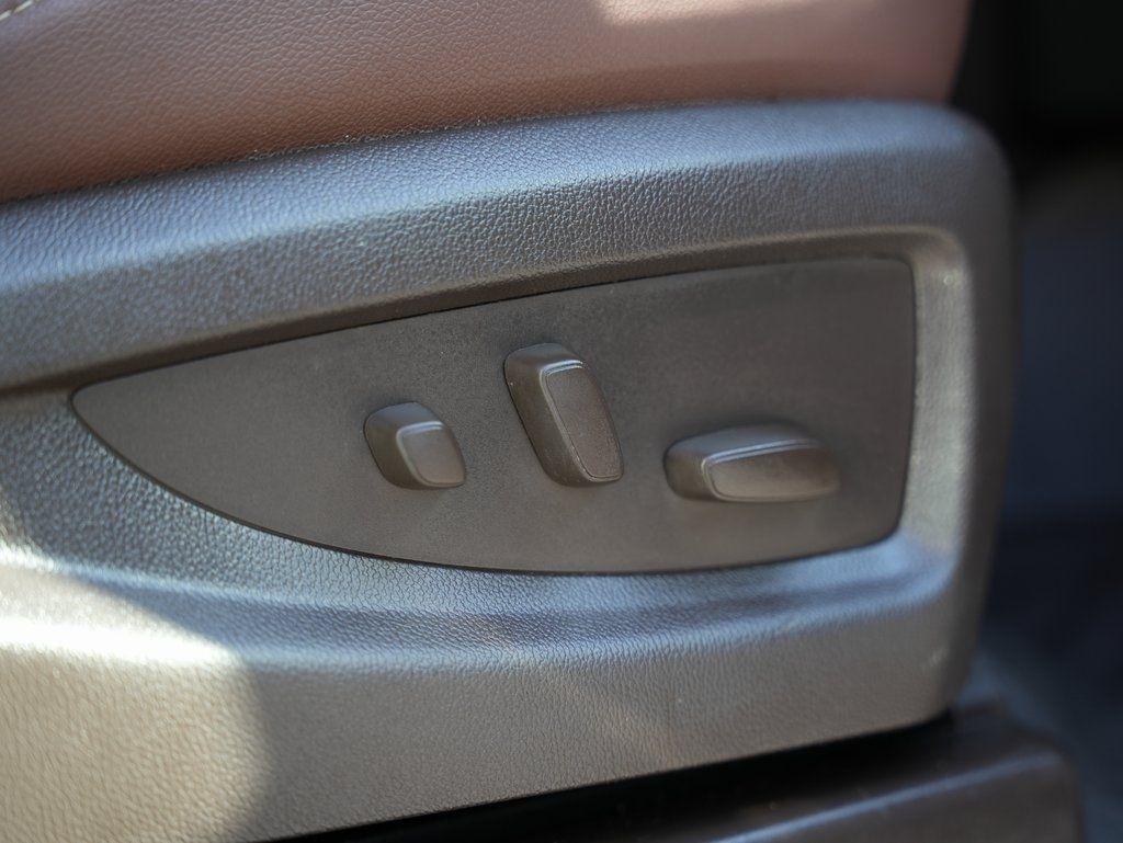 Chevrolet Silverado 3500HD 4WD Crew Cab 167.7" High Country 2017