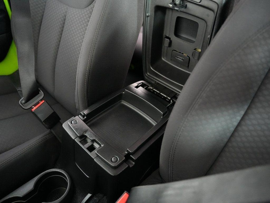 Jeep Wrangler 4WD 2dr Sport 2013