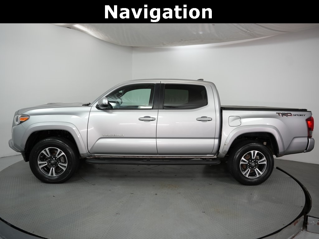 2016 Toyota Tacoma Double Cab V6 SR5 photo 4