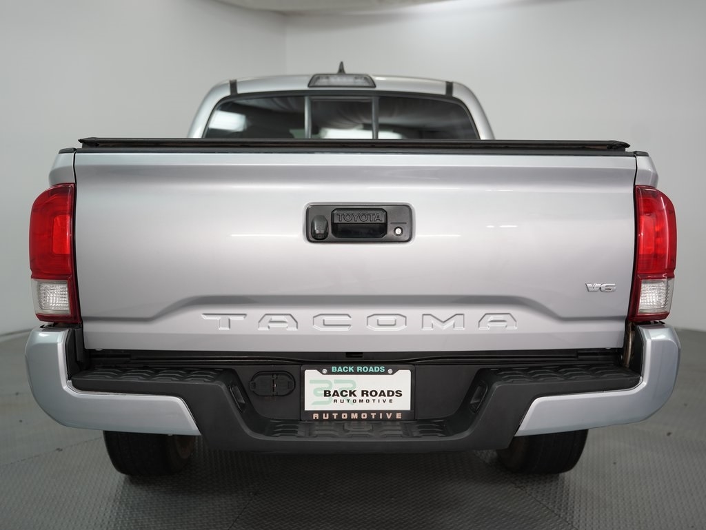 2016 Toyota Tacoma Double Cab V6 SR5 photo 8
