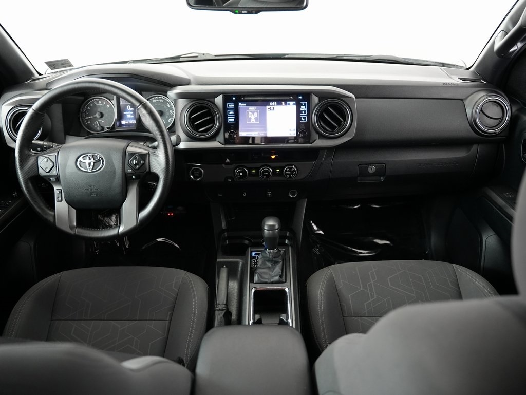 2016 Toyota Tacoma Double Cab V6 SR5 photo 10