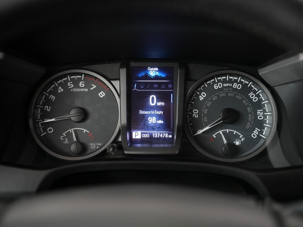 2016 Toyota Tacoma Double Cab V6 SR5 photo 17