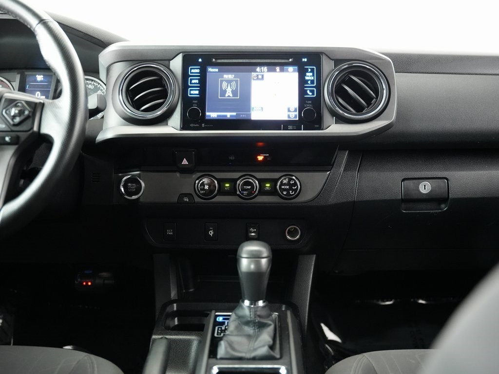 2016 Toyota Tacoma Double Cab V6 SR5 photo 19