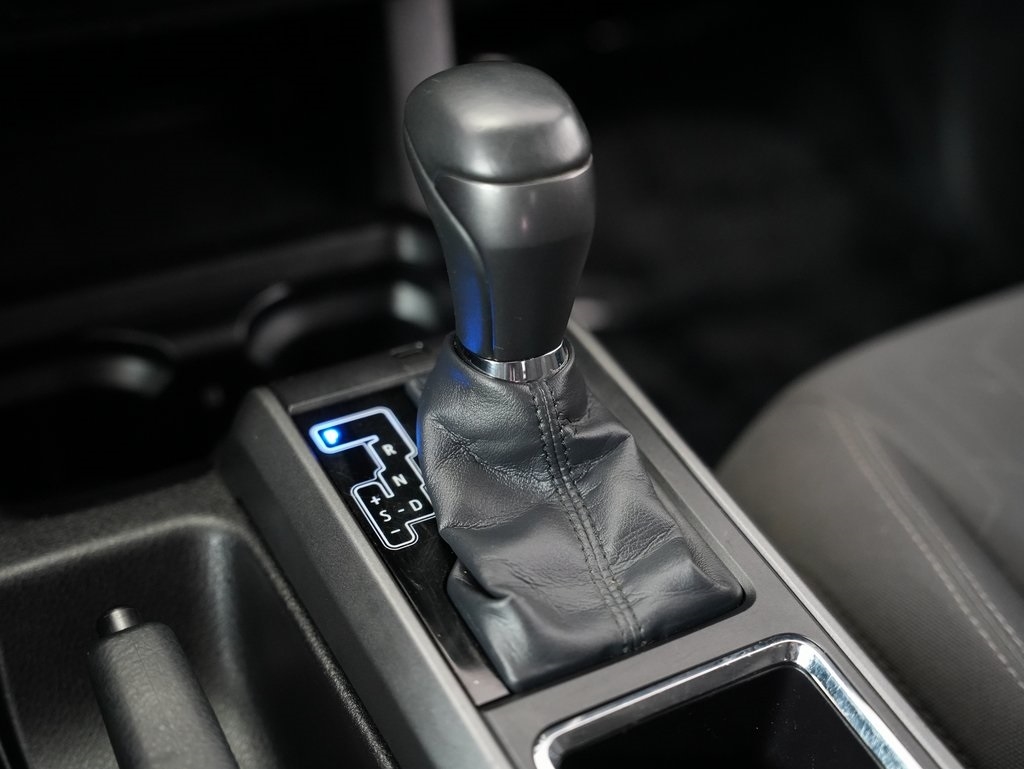 2016 Toyota Tacoma Double Cab V6 SR5 photo 28
