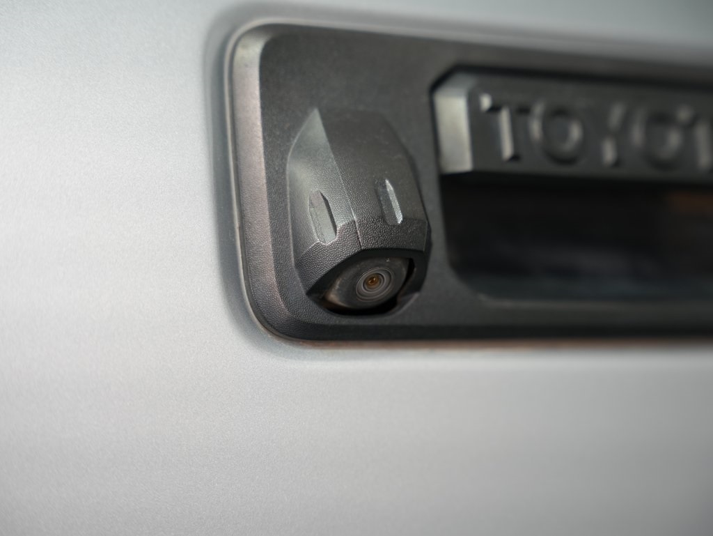 2016 Toyota Tacoma Double Cab V6 SR5 photo 32