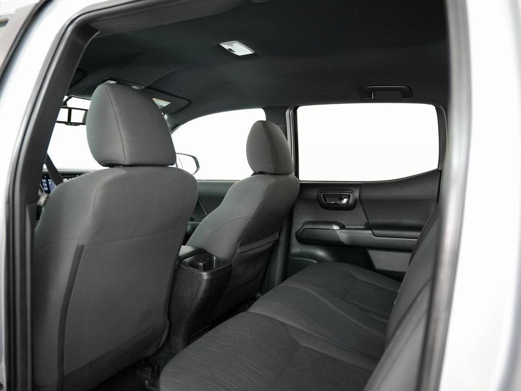 2016 Toyota Tacoma Double Cab V6 SR5 photo 35