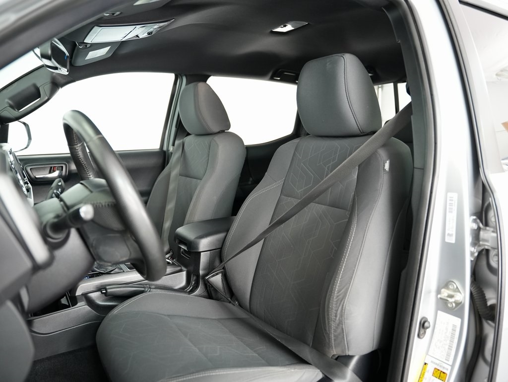 2016 Toyota Tacoma Double Cab V6 SR5 photo 42