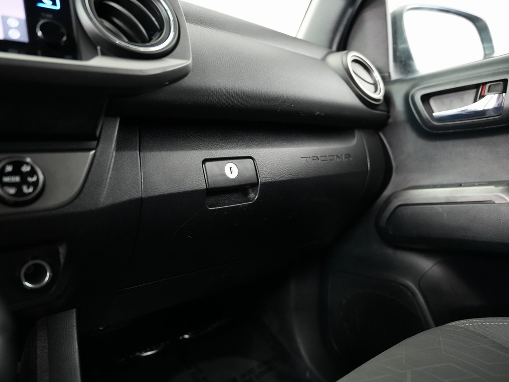 2016 Toyota Tacoma Double Cab V6 SR5 photo 44