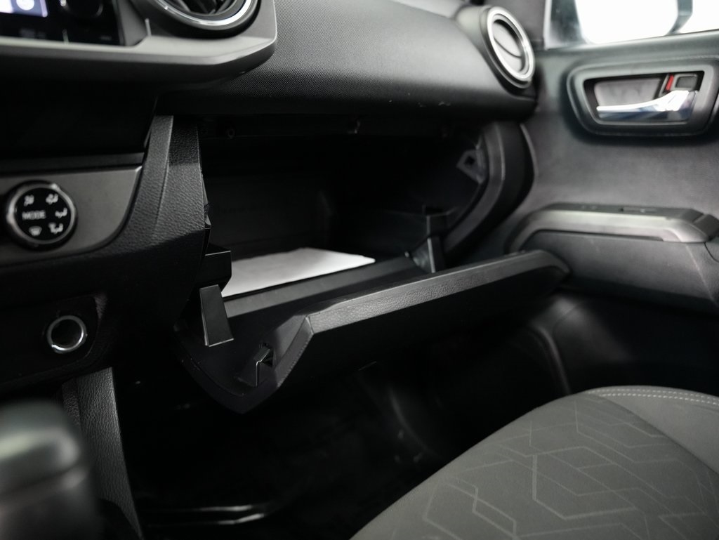 2016 Toyota Tacoma Double Cab V6 SR5 photo 45