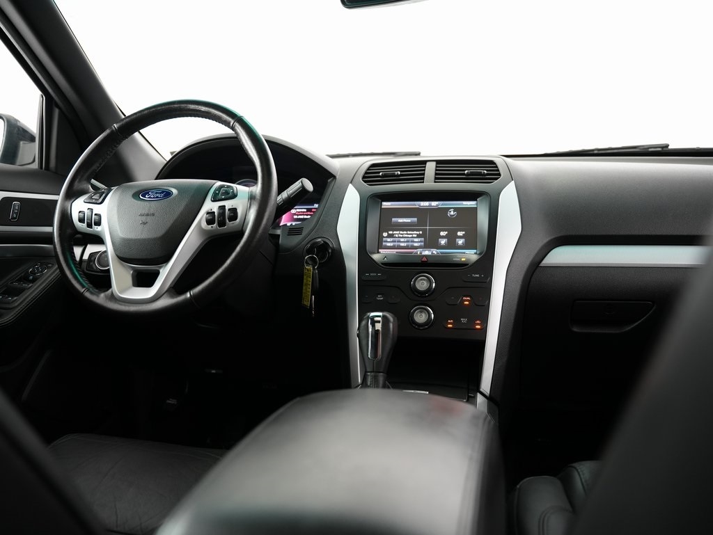 2015 Ford Explorer XLT photo 10