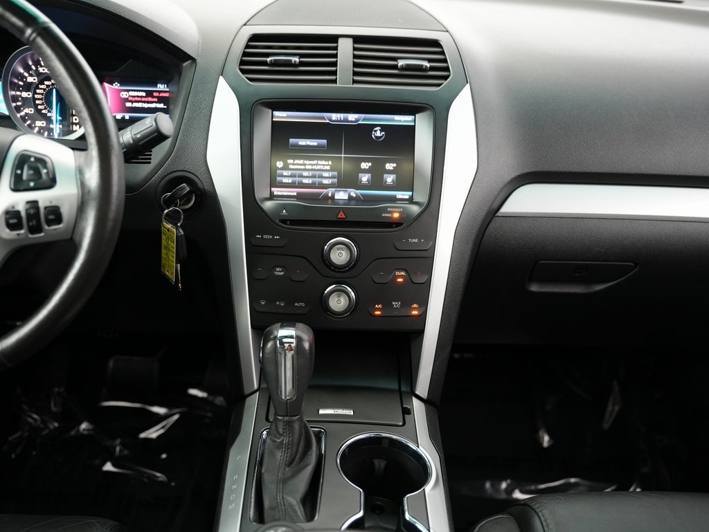 2015 Ford Explorer XLT photo 18