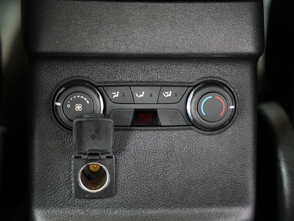 2015 Ford Explorer XLT photo 42