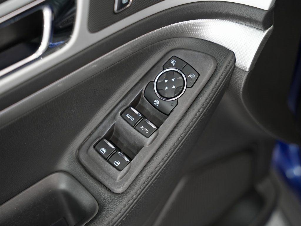 2015 Ford Explorer XLT photo 44