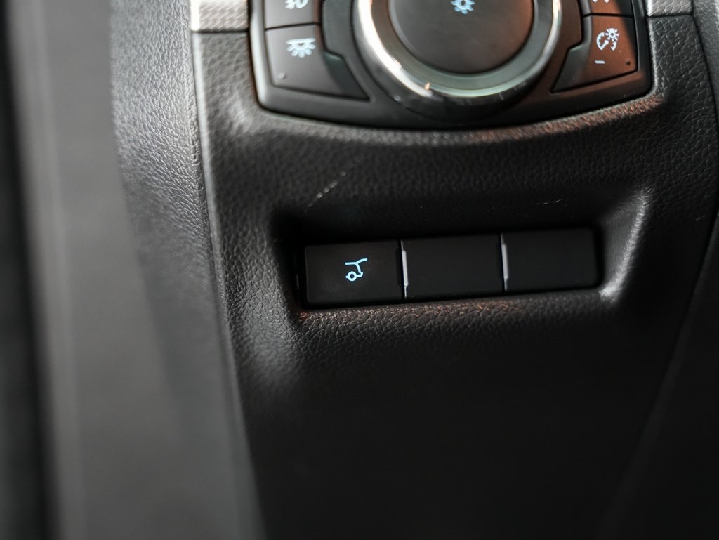 2015 Ford Explorer XLT photo 48