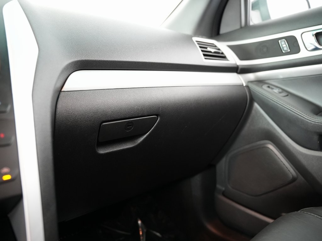 2015 Ford Explorer XLT photo 49