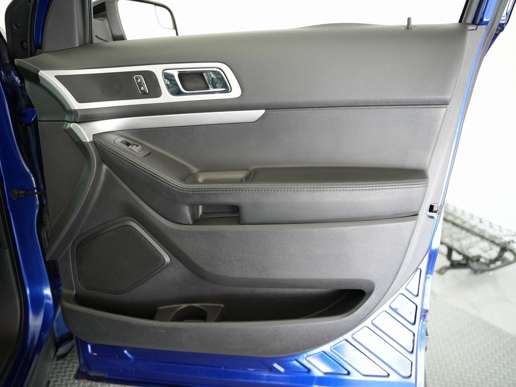 2015 Ford Explorer XLT photo 52